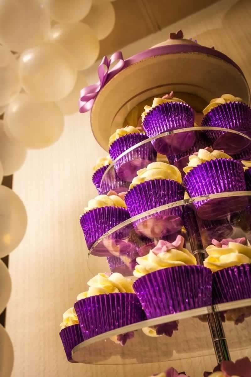 DIY Acrylic Cupcake Stand For Catchy Display in the Cafes - imagionation