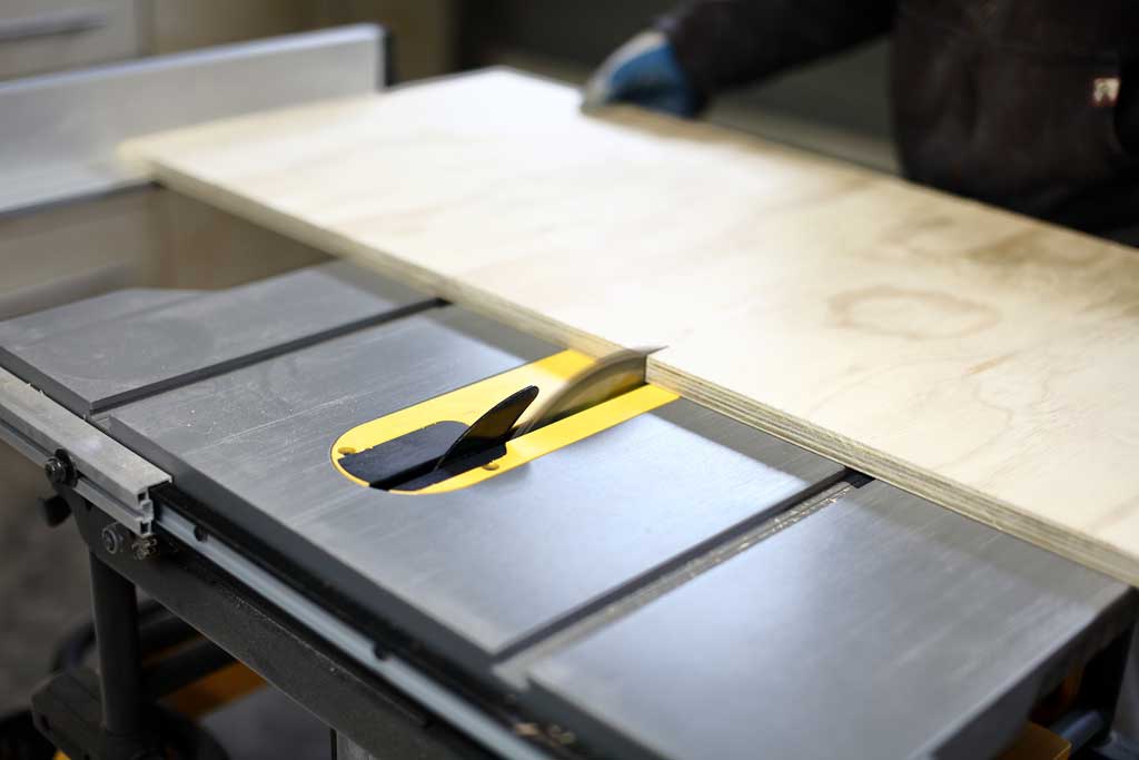 cutting plywood with table saw