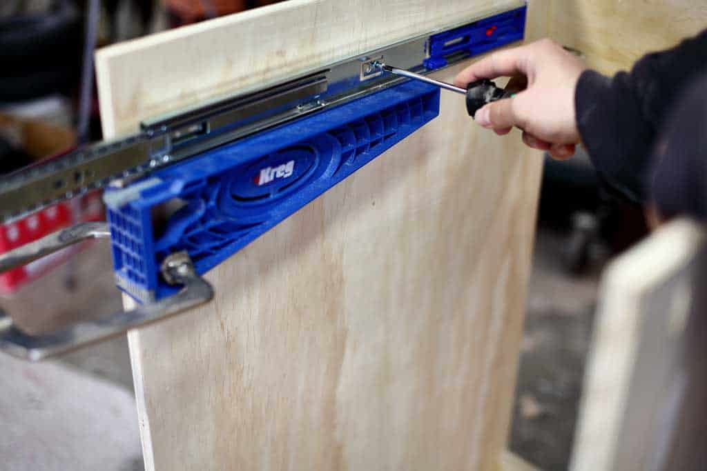 attaching drawer slides with kreg jig