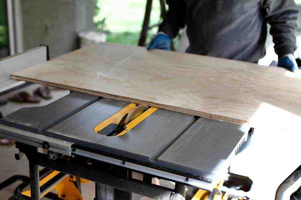 cutting plywood with table saw