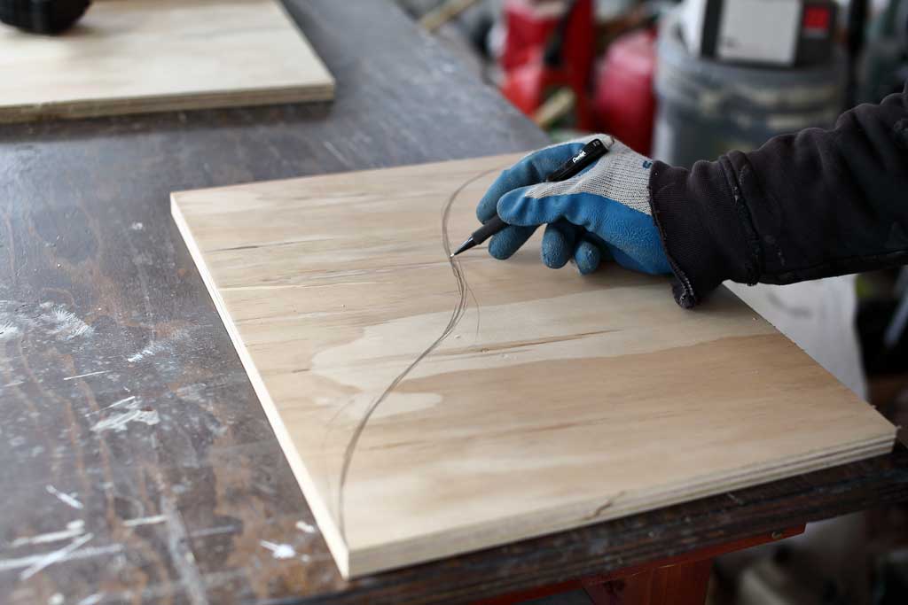 drawing curved shape of the shelf board