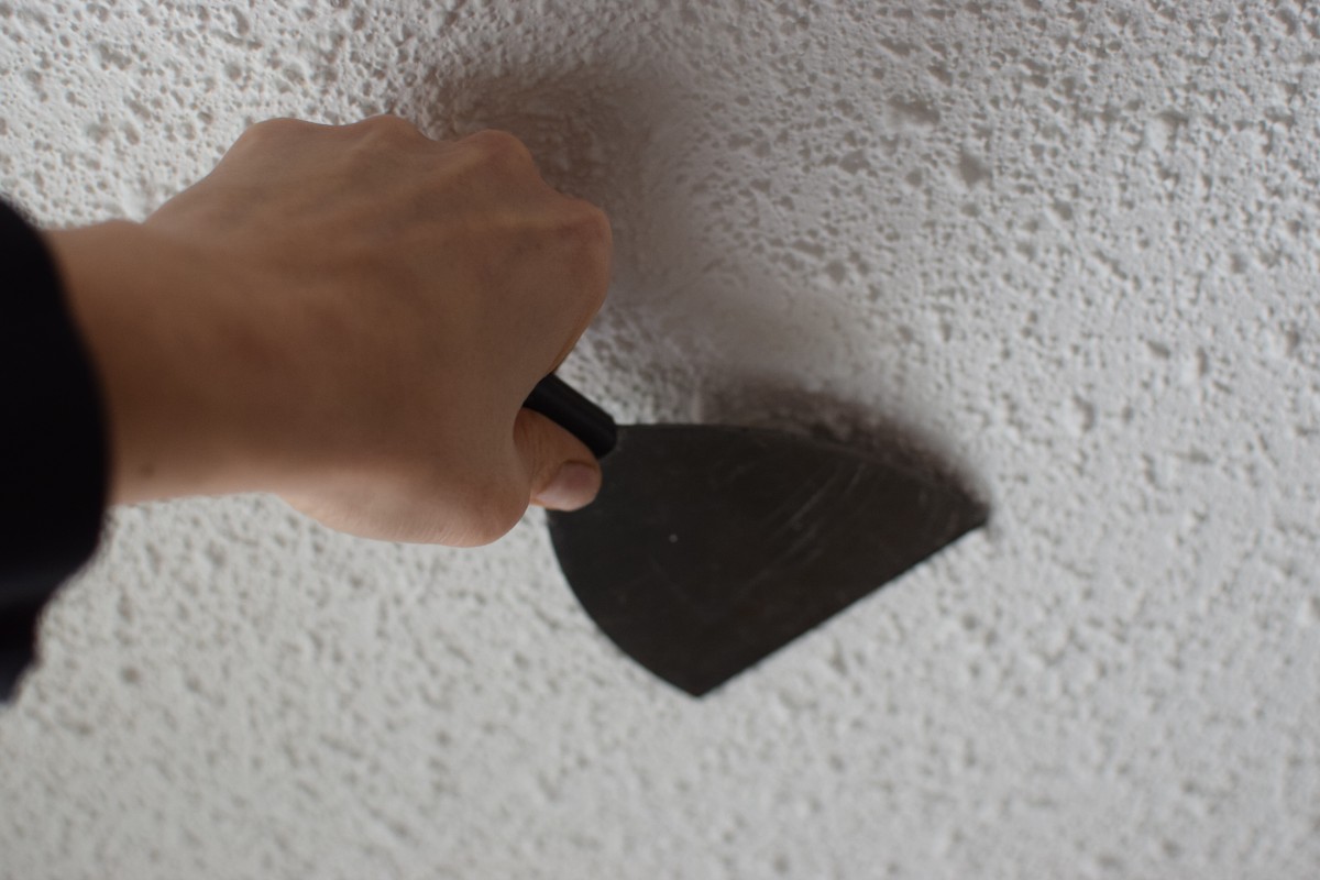 popcorn ceiling scraping