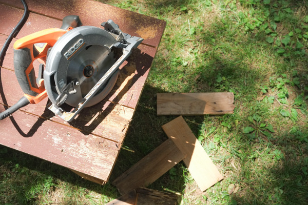 Weekday Projet: Make a Cedar Bench in Less Than 2 Hours