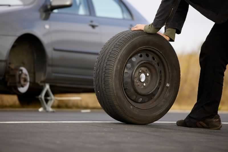 How to change your car tyre the easy way - tyre