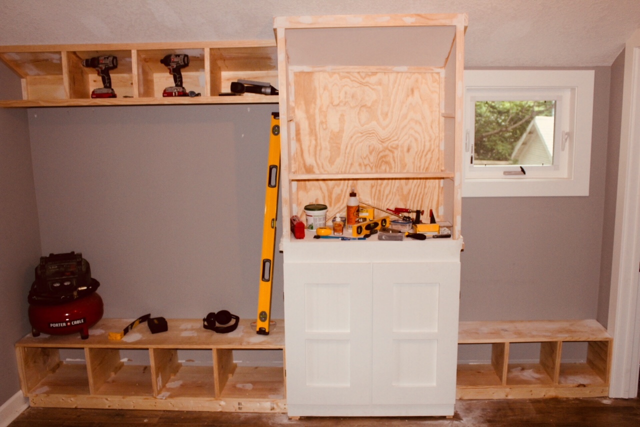 Complete area with mudroom bench