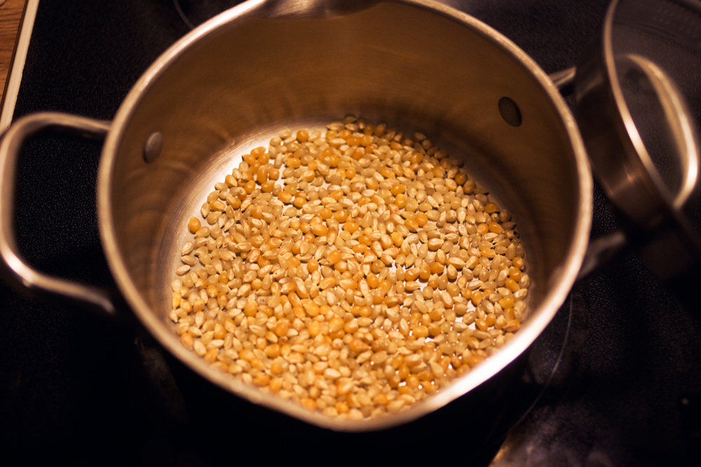 perfect stovetop popcorn - adding to pan