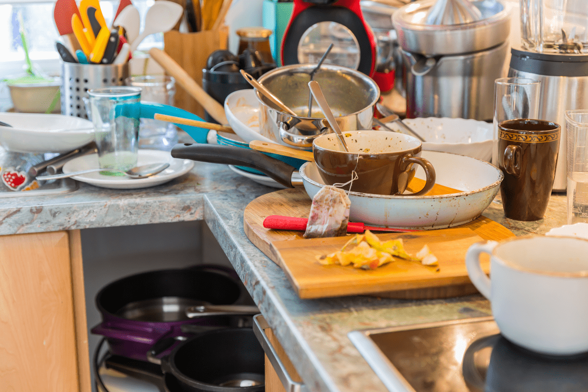 messy kitchen dirty dishes